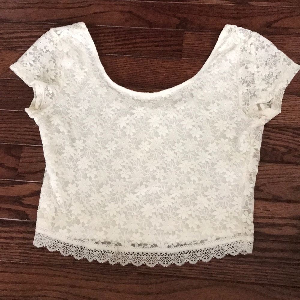 White flower crop top